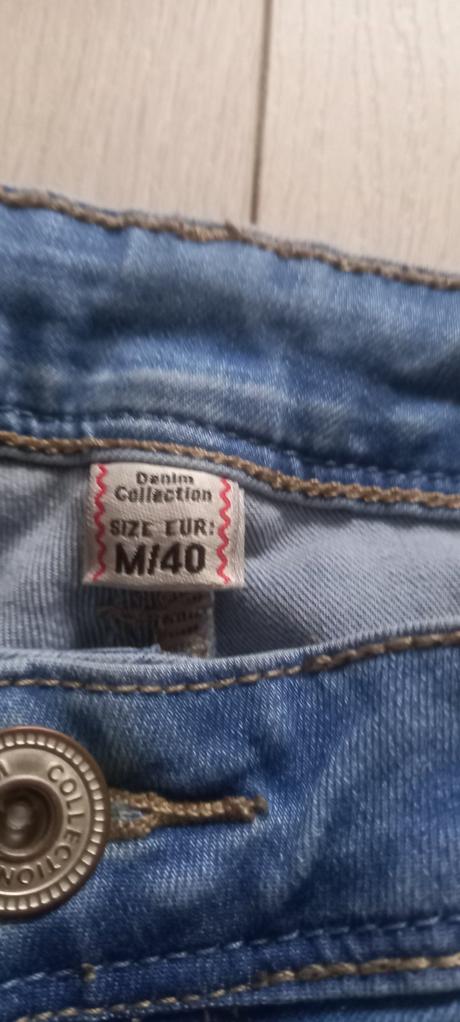 Džínsy, 40
