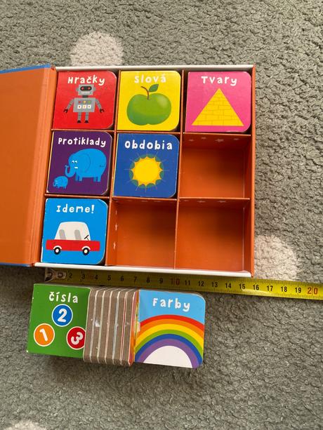 9 malých knižočiek prvé slovíčka, 