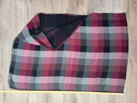Sivočervená károvaná šatka,