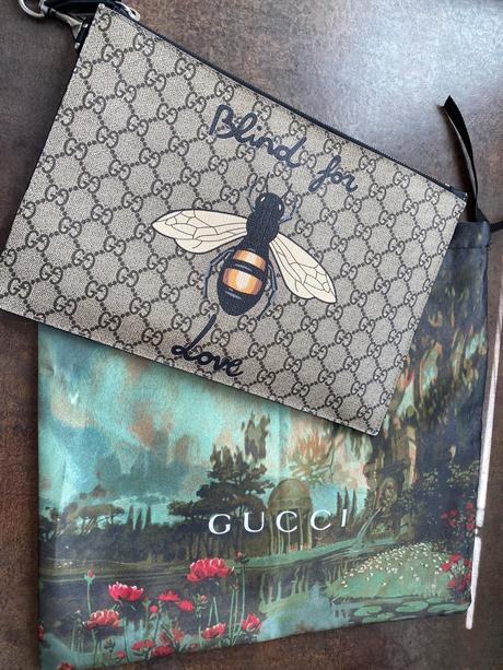 Original gg supreme blind for love wristlet pouch, gucci