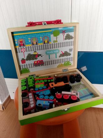 Vláčik tomáš v kufríku, 