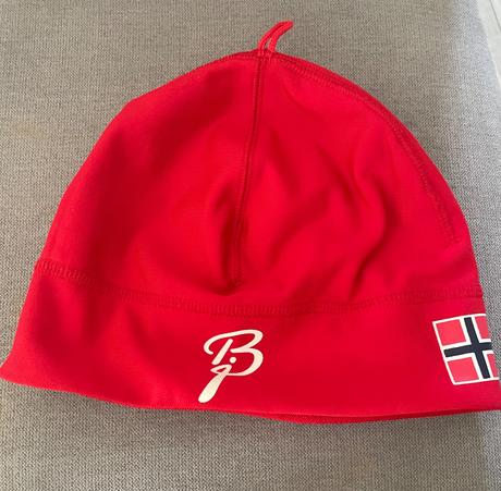 Dámska športová čiapka zn.daehlie, 