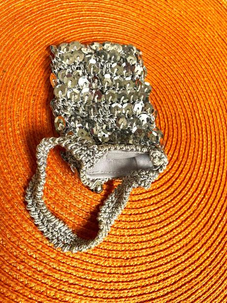 Trblietavá taštička,