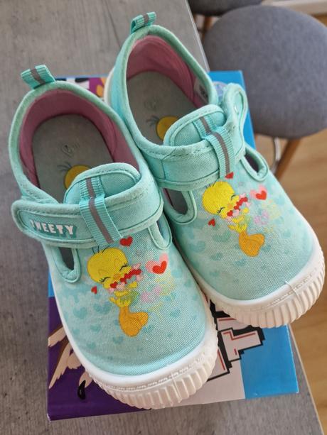 Dievčenské plátenky, 29