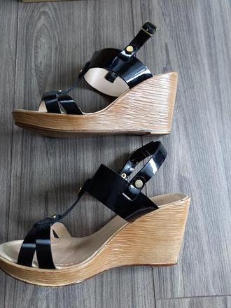 Exkluzívne sandálky, 37