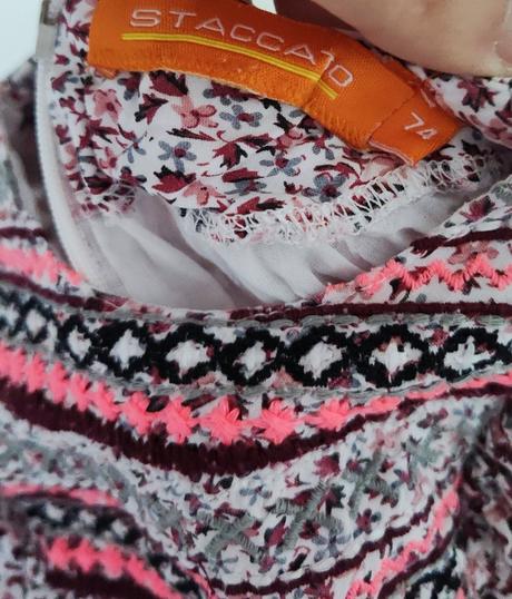 Krásne šatky, staccato,74