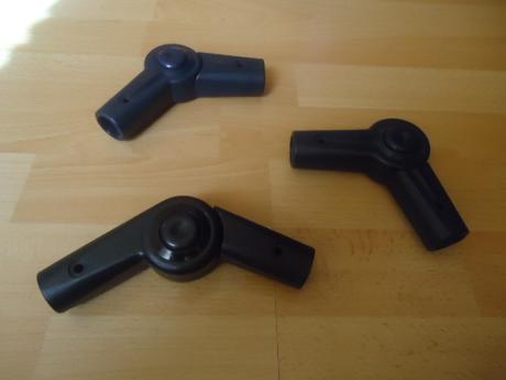 Nepoužité náhradné kĺby na rukoväte kočíka, 