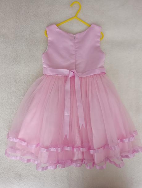 Spoločenské šaty, 122