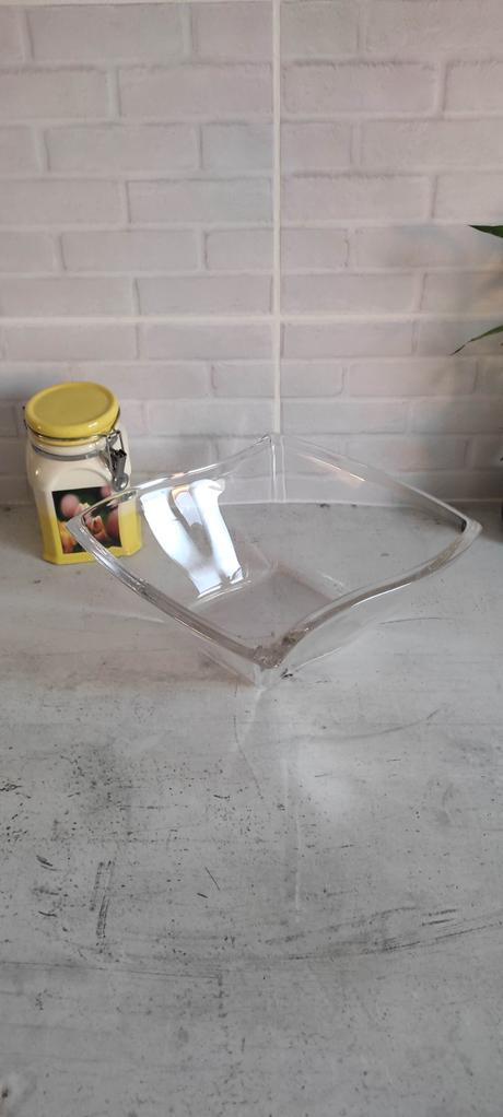 Sklenená misa, dóza, 