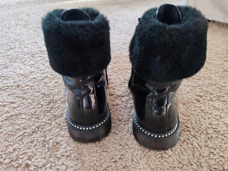 Čierne elegantné  čižmičky, 33