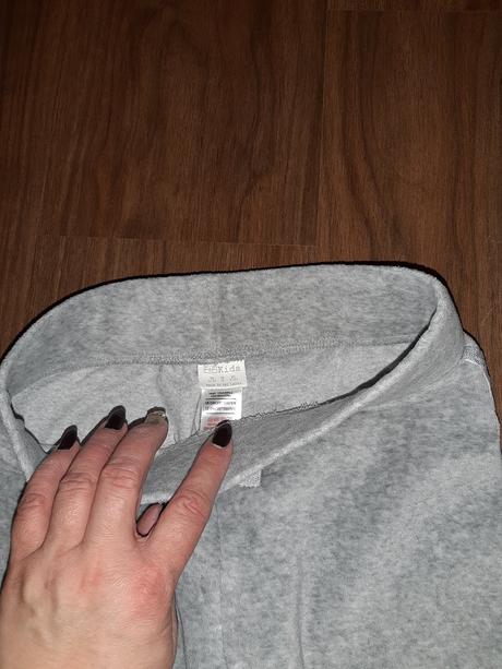 Krasne teplacky, f&f,122