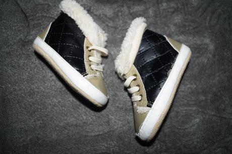 Kozusinkove capačiky, 18