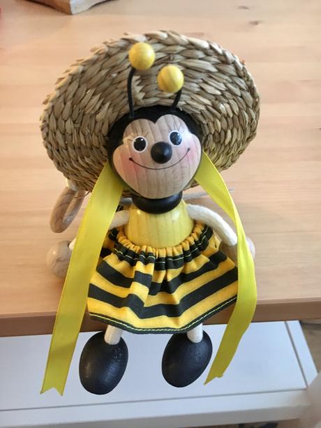 Drevenna ozdoba na pružine, 