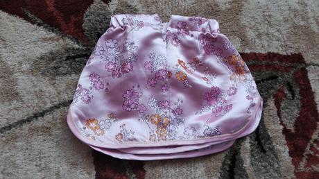 Saténová sukňa, 80