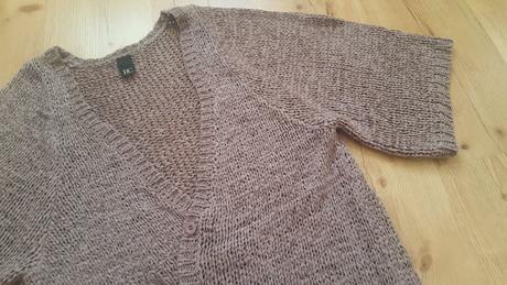 Šedofialový sveter, 42