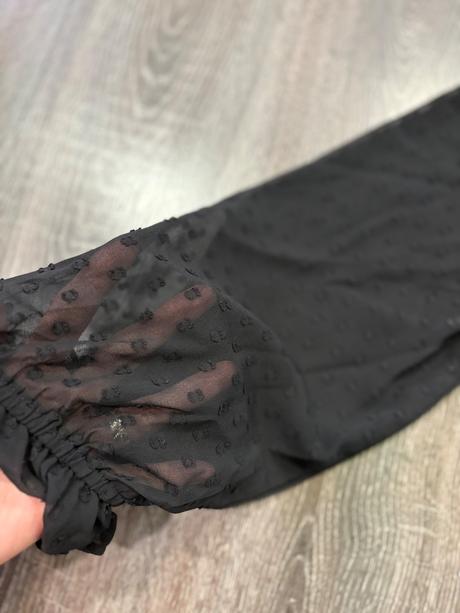 Quiz krasne damske šaty so stojačikom m, m / s