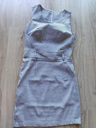 Dámske šaty prúžkované, s