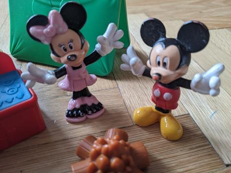 Mickey & minnie s karavanom, 