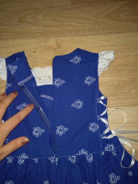 Folklórne šatky, 92