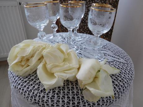 Poháriky likérové na nožičke 6 kusov top top stav., 