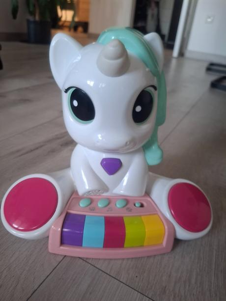 Hudobny jdnorozec - klavir, bubon, 