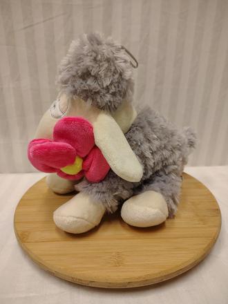 Plyšová sivá ovečka s kvietkom, flos toys, 26 cm, 