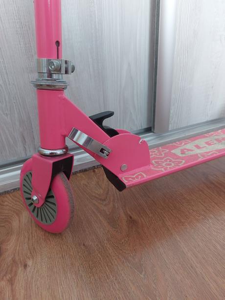 Skladacia kolobežka alert, 