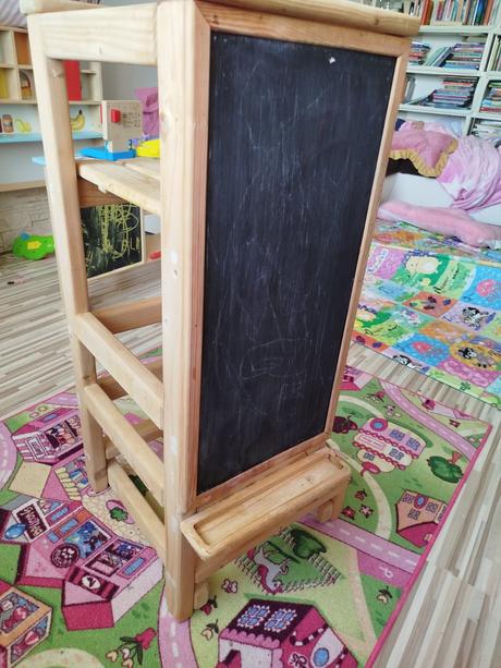Učiaca veža s 3 výškovými sedeniami a tabuľou, 