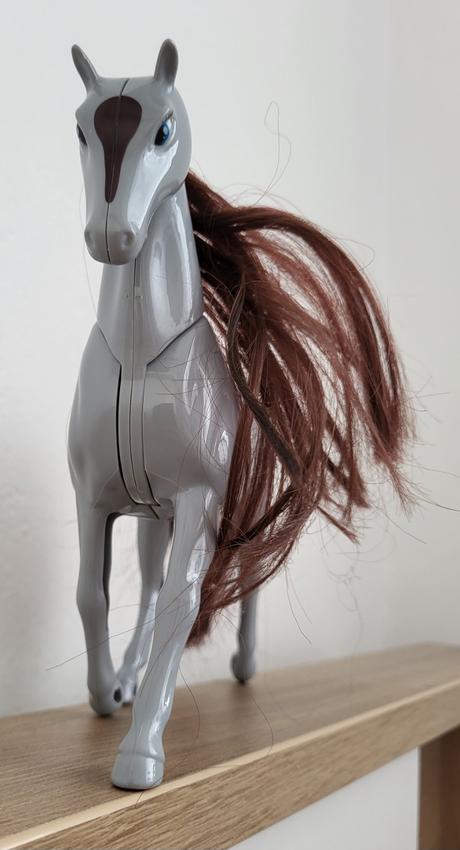 Sivý kôň s pohyblivými časťami, 