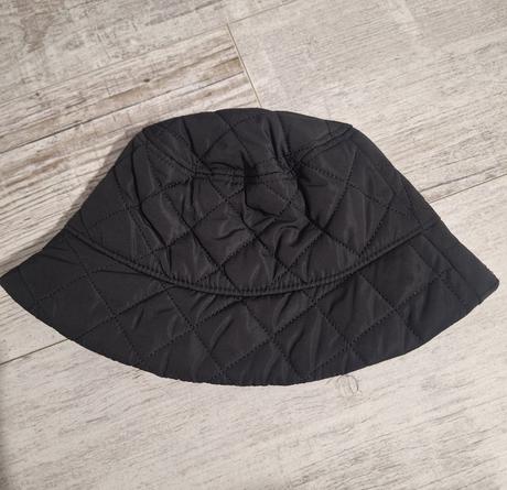 Prešívany klobúčik, h&m,s