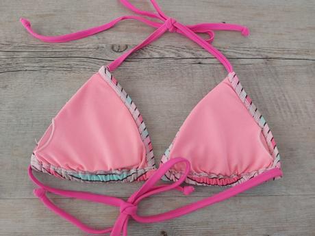 Rúžové pásikavé bikiny, 38
