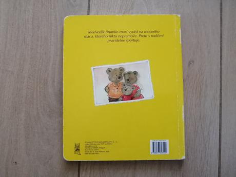 Kniha mackovia športujú,