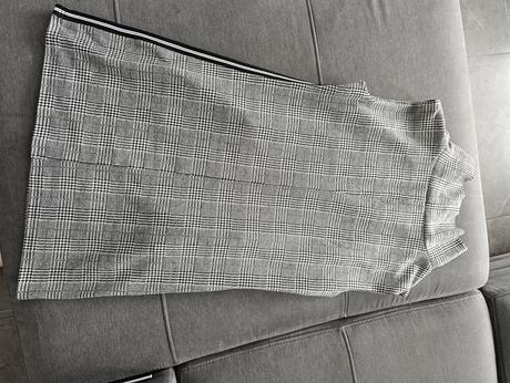 Dámske elegantné šaty, m