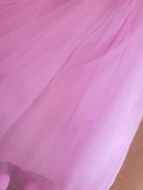 Suknička s guličkami, 104