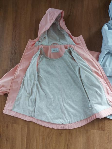 Pogumovana vetrovka, reserved,122