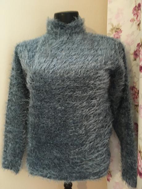 Chlpatý pulovrik, xs