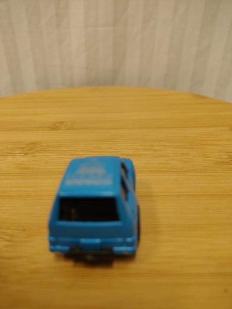 Modré autíčko na zotrvačník, mini racer, 5 cm, 