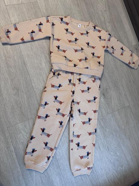 Tepláková súprava, 110