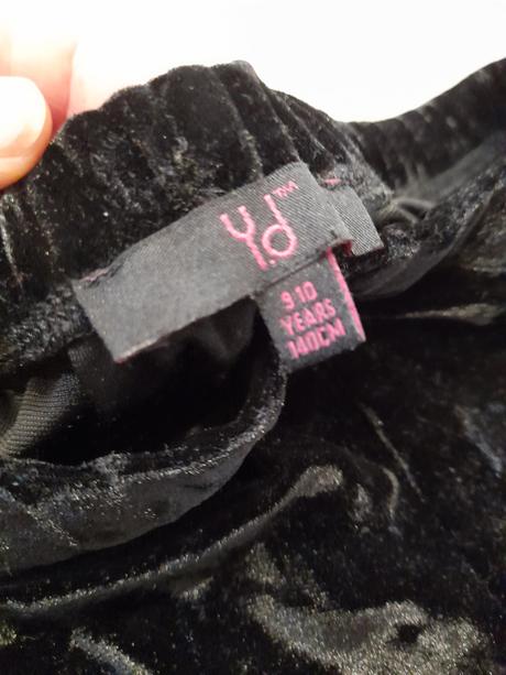 Zamatové legíny, 140