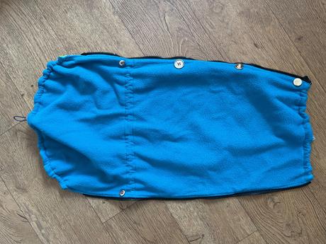 Vsada do bundy alebo mikiny, 