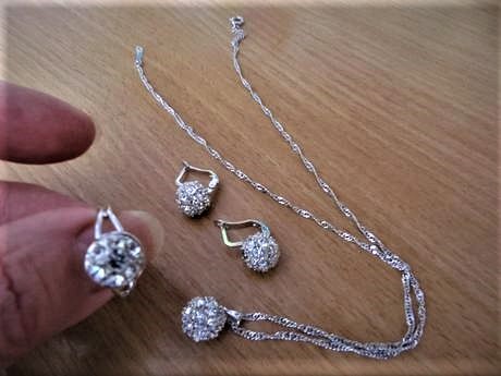 Súprava štrasovej bižutérie, 