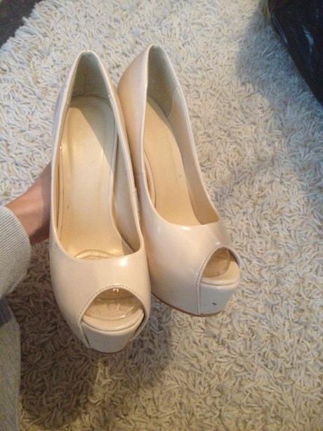 Leskle topanky, 37