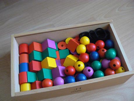 Drevené kocky a korálky, 
