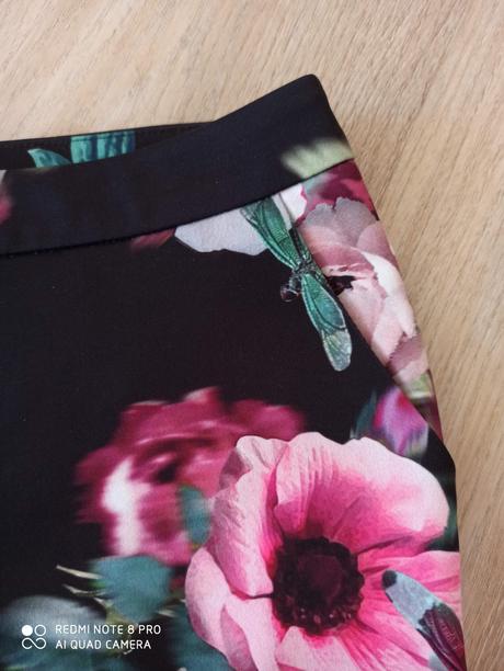 Kvetinové letné nohavice, 34