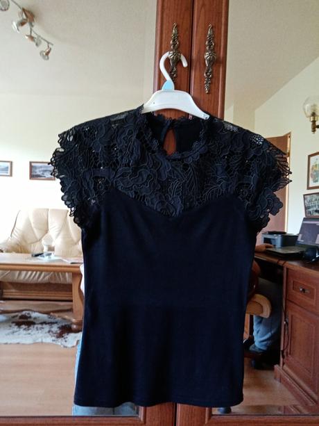 Čierny top s krajkou, m