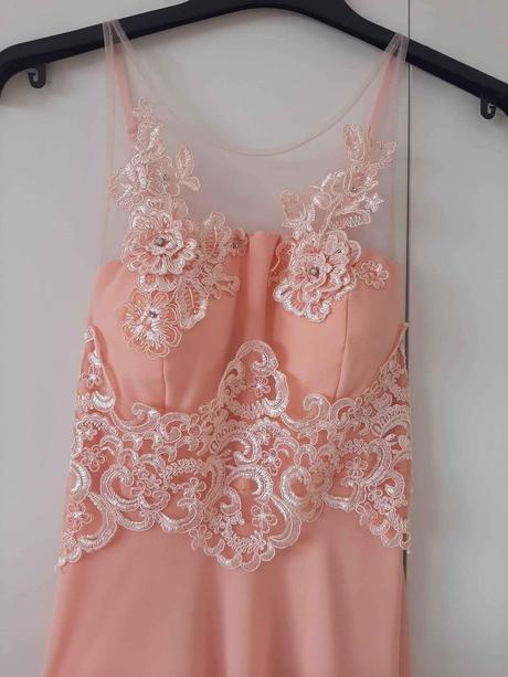 Krásne romantické šaty, 36