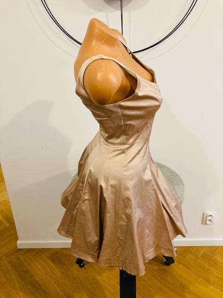 Šaty karen millen, 40