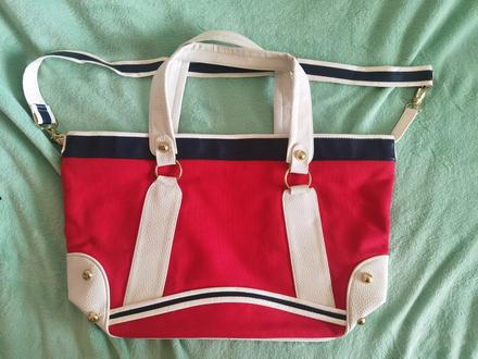 Väčšia taška, atmosphere