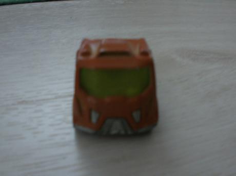 Auto meniace farbu, 