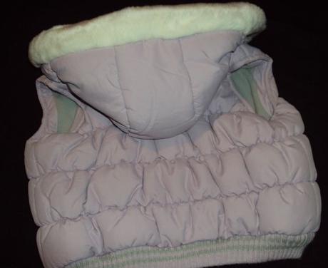 Vesta s kapuckou, cherokee,86